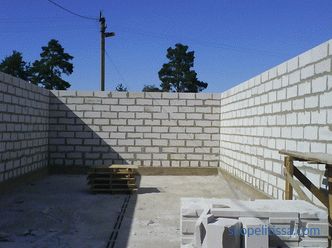 Odabir garažnog projekta od gaziranog betona - nijanse korištenja materijala
