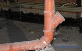 Kut kanalizacijske cijevi u privatnoj kući - što bi trebalo biti: SNiP, izračun, upute