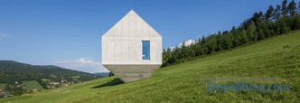 Kuća-kovčeg arhitekta Roberta Konetskog s pokretnim mostom umjesto prednjih vrata
